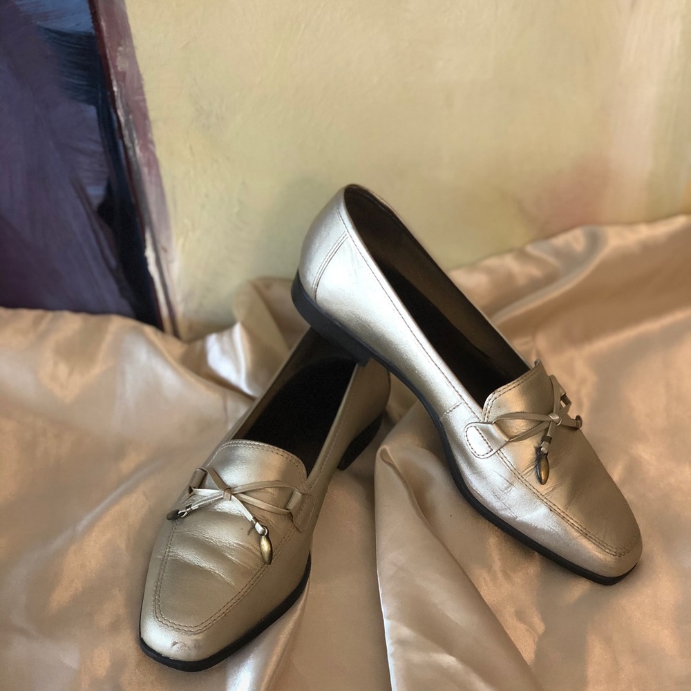 Ladies shoes